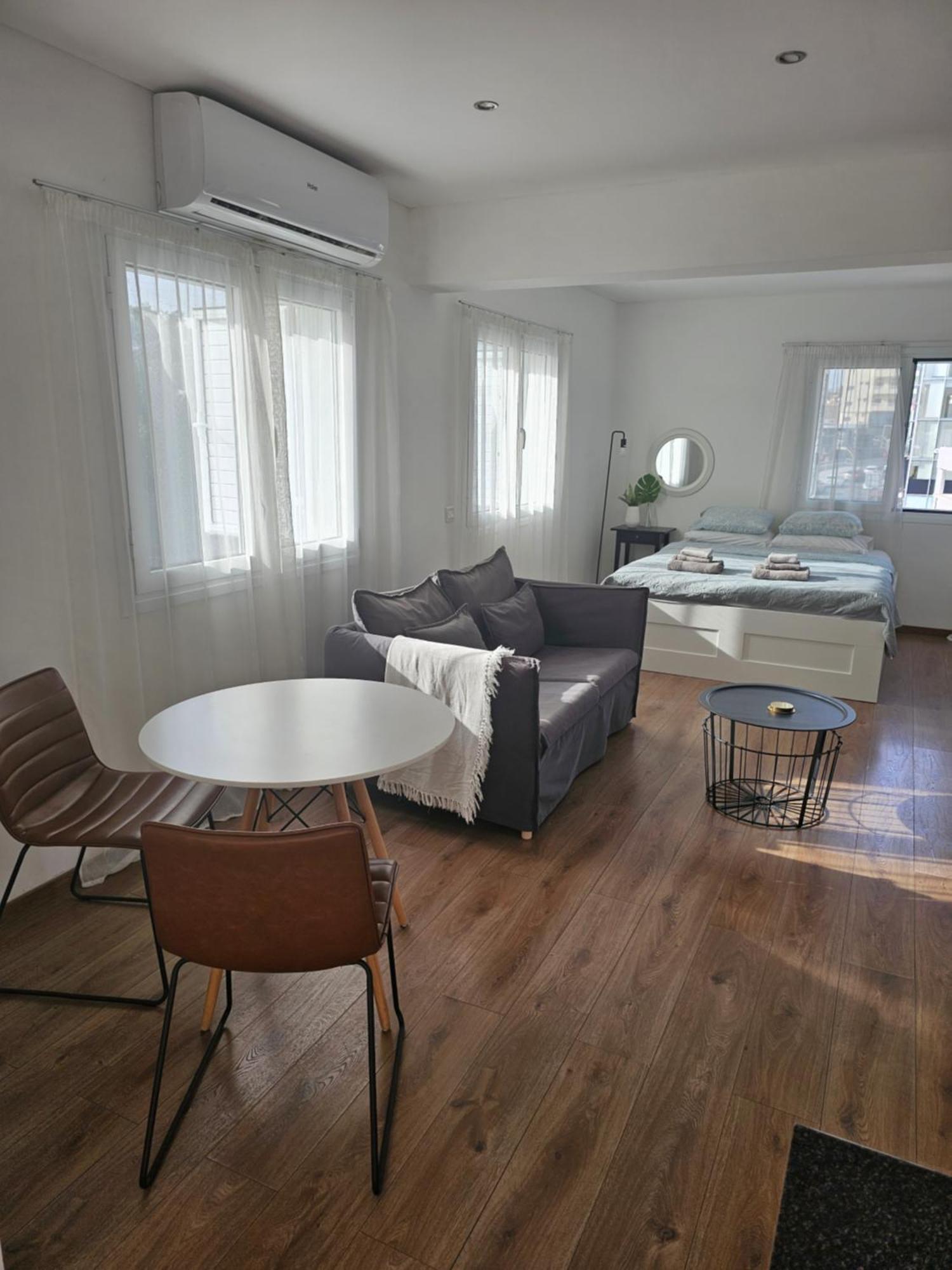 City Center Apartments Paphos Extérieur photo
